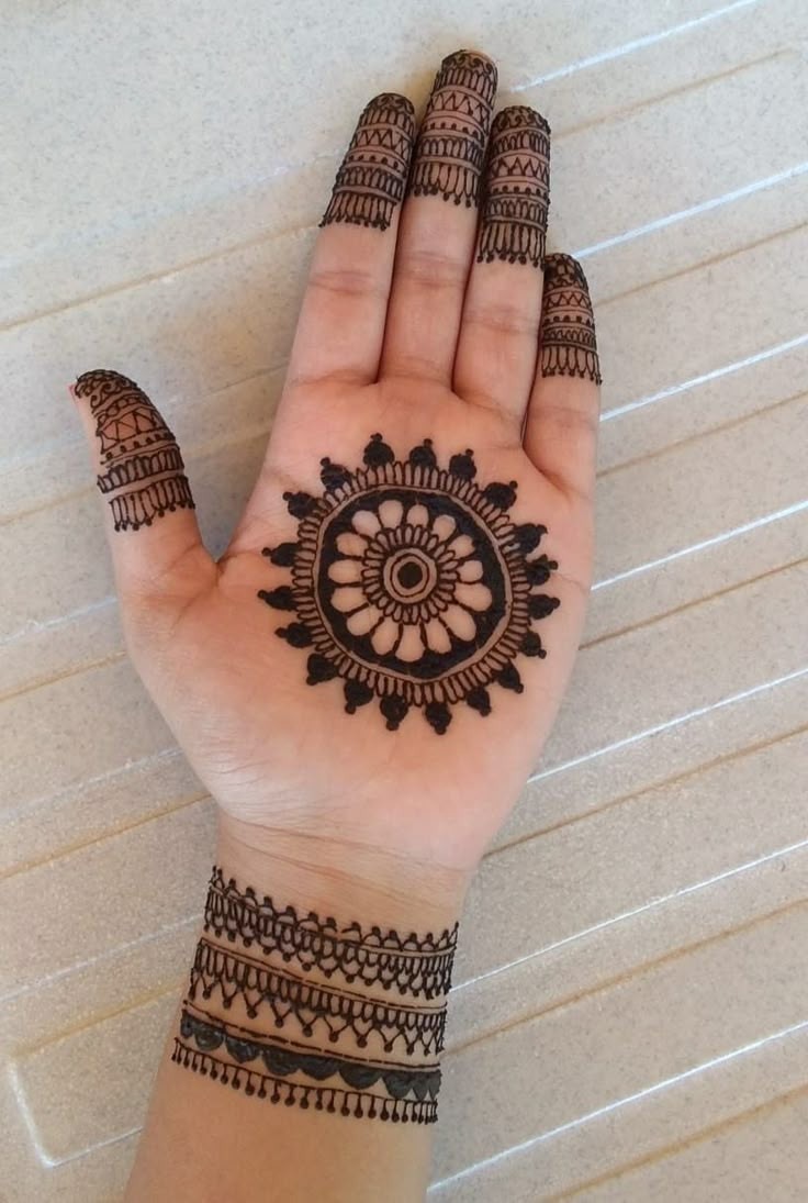 Circular Mehndi Design