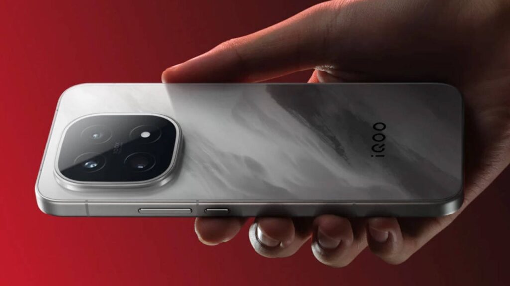 Save upto Rs 4000 On iQOO 15 From Amazon Check New MRP!