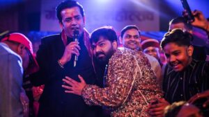 Viral Video: Ravi Kishan Removes Bodyguard During Live Event With Pawan Singh, Must Watch