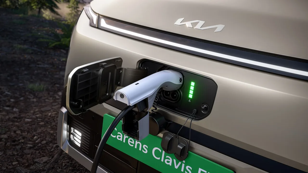 20250709133502 Kia Carens Clavis Ev