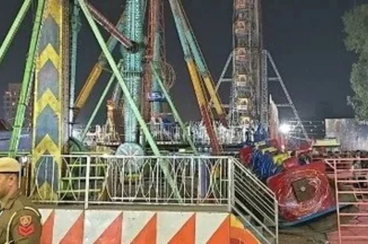 Panic at Surajkund Mela as Swing Collapses, Several Injured - Times Bull