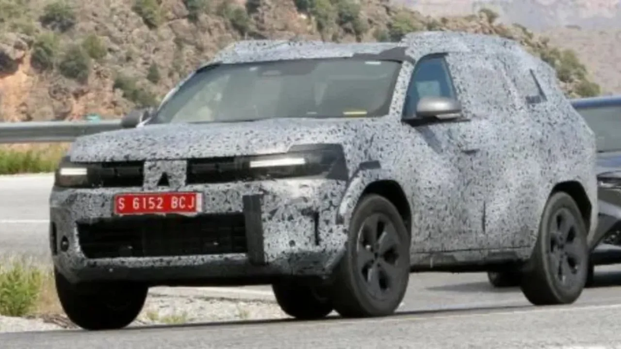 Upcoming 7 Seat Renault Suv Spied In India (2)
