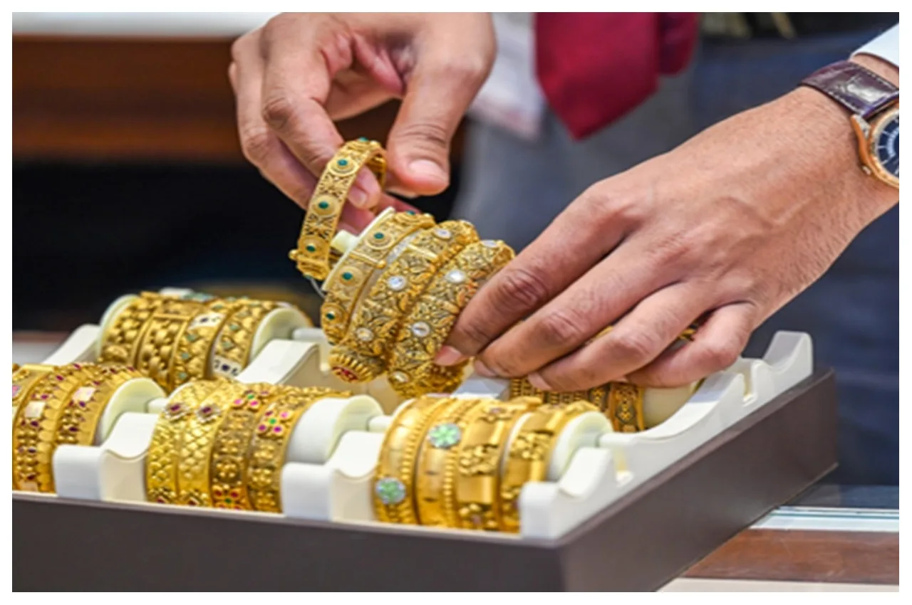 Gold Rate Today Feb 6 – Gold Price Drops by ₹2,070 Today, Check 24K & 22K Prices in Your City - Times Bull