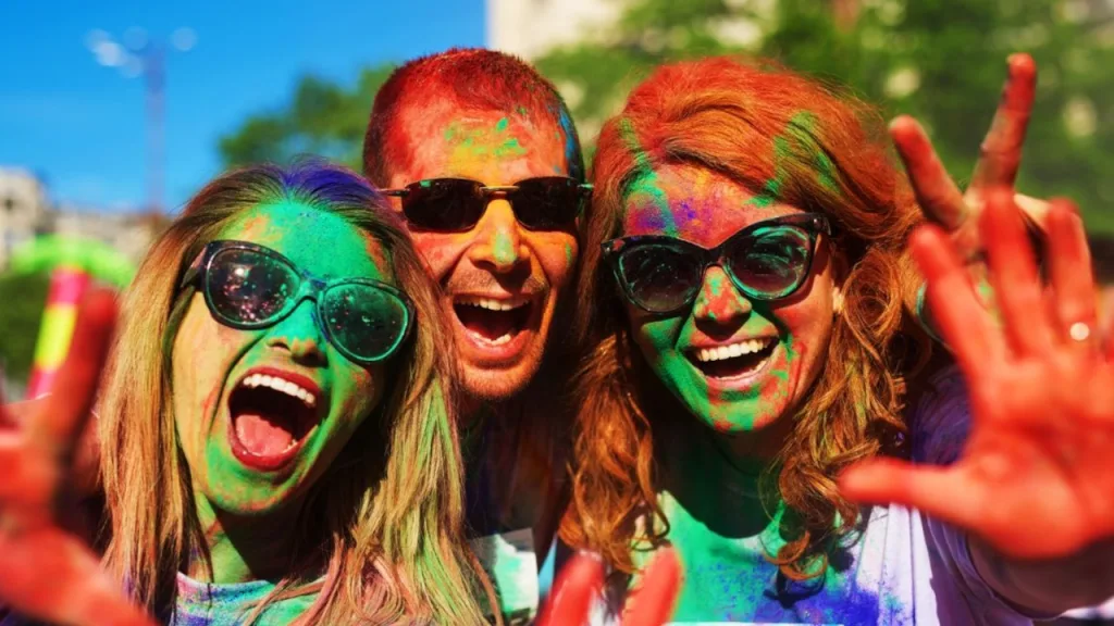 Holi 2026: Do These 3 Vastu Remedies Before Playing Colours for Peace and Prosperity
