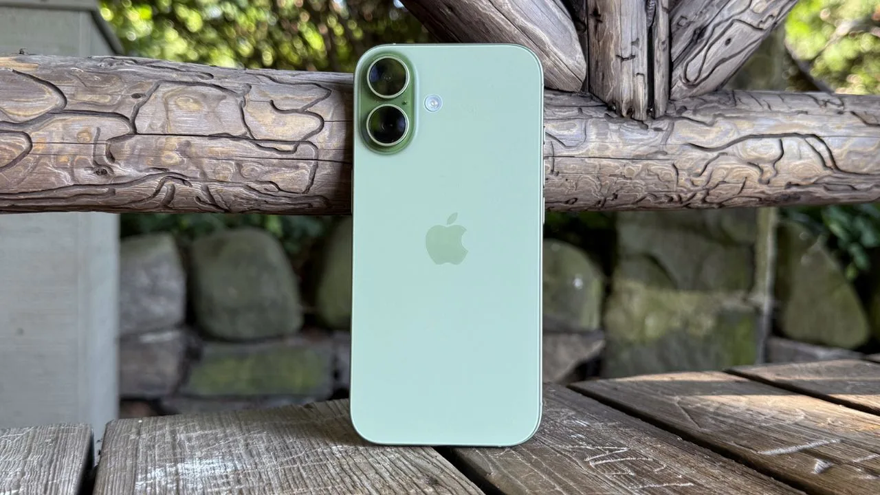 Flipkart Valentine’s Sale- Surprise Your Valentine with iPhone, Bring iPhone 17 at Just ₹74,990 - Times Bull