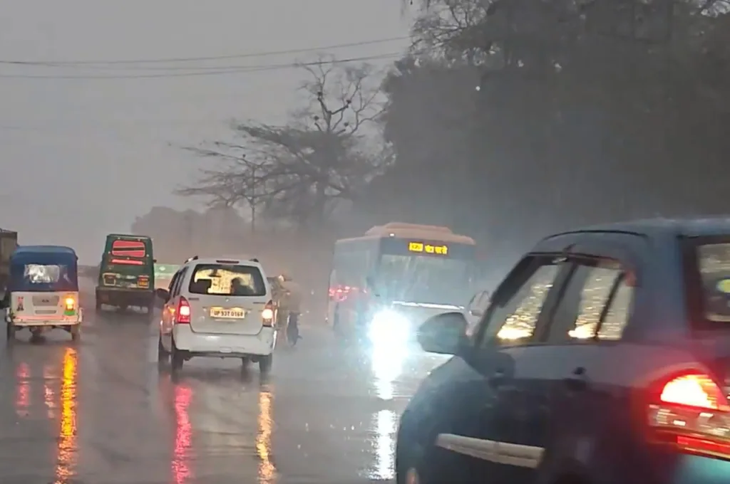 Weather Lucknow: Heavy Rain, Cold Winds and Black cloud, IMD Issues Alert
