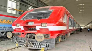 India's First LNG Dual-Fuel DEMU Train Ready, Cuts Diesel Use by 40% in Business category