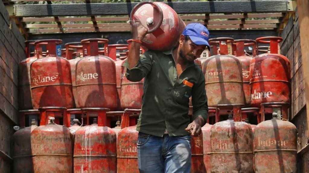 Govt orders to increase LPG production; PNG and CNG Supply Will Not Stop