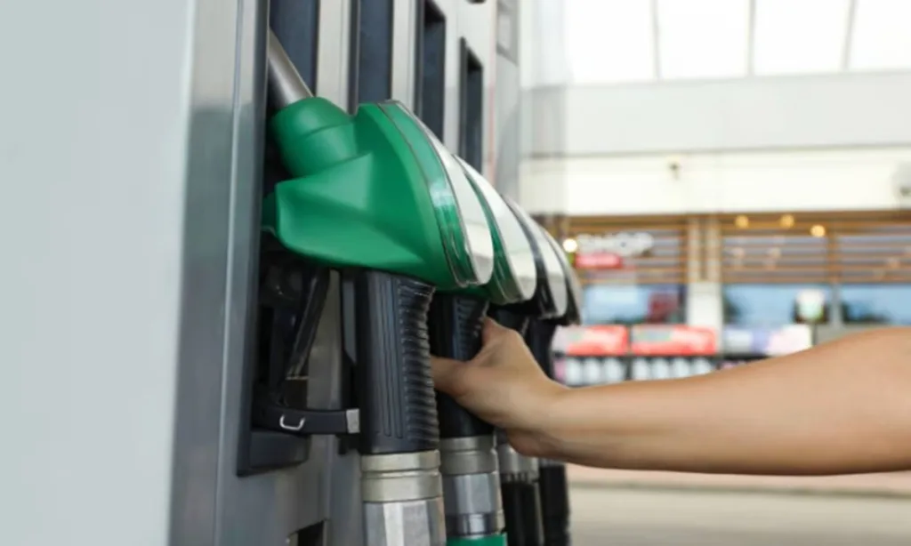 Petrol, Diesel Price Hike: Petrol-Diesel becomes costlier by Rs 5 and Rs 3