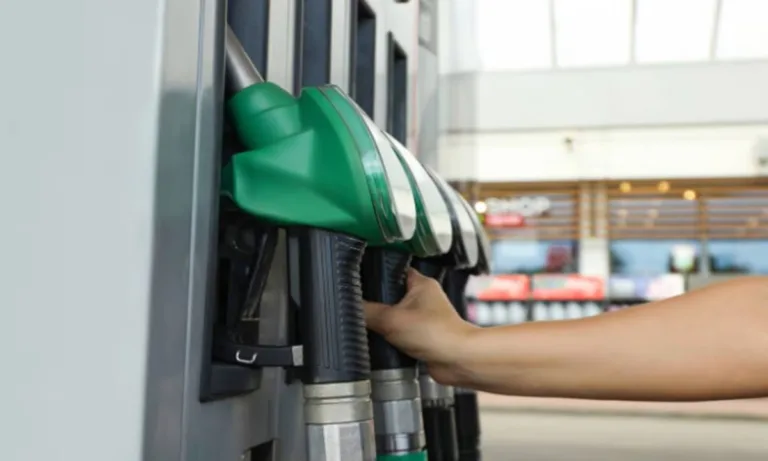 Petrol, Diesel Price Hike: Petrol-Diesel becomes costlier by Rs 5 and Rs 3