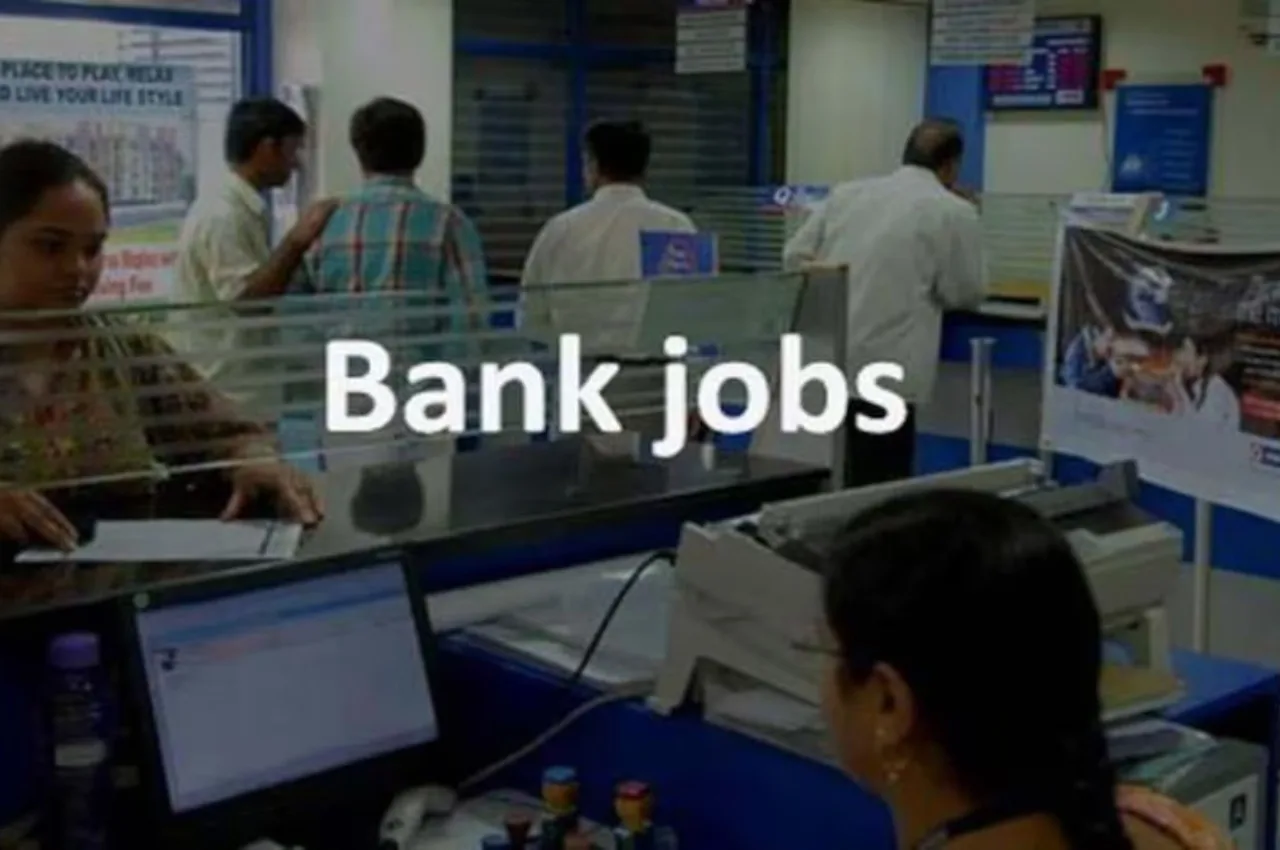 Bank Naukri 2026: इन बैंकों में निकली अप्रेंटिस के पदों पर भर्ती, जानिए कितनी मिलेगी सैलरी - Bank Jobs | TIMESBULL