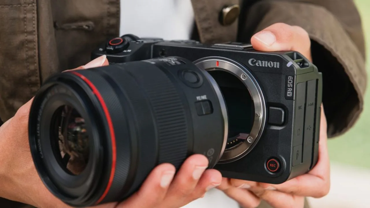 Canon EOS R6 V Launched in India With 7K Video Recording and New Power Zoom Lens - Canon Eos R6 V | TIMESBULL