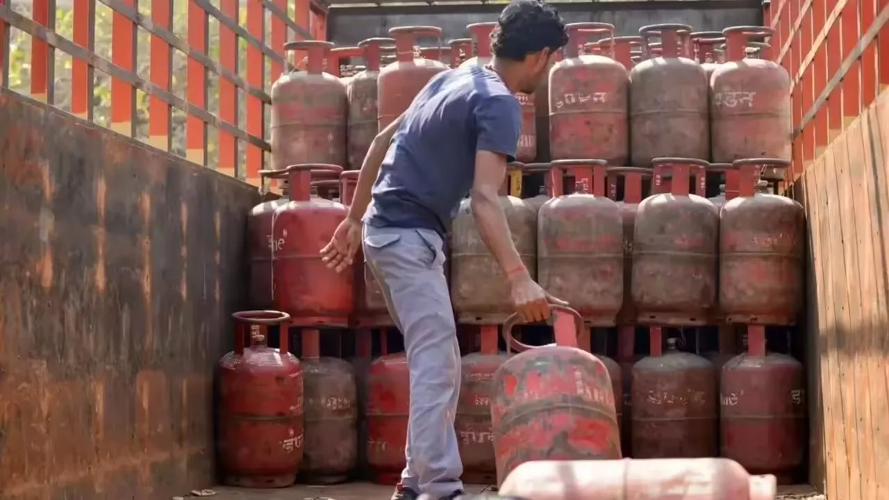 PNG Available in Your Area? LPG Cylinder Supply May Stop Soon, Here’s How to Apply Online - Lpg Cylinder | TIMESBULL
