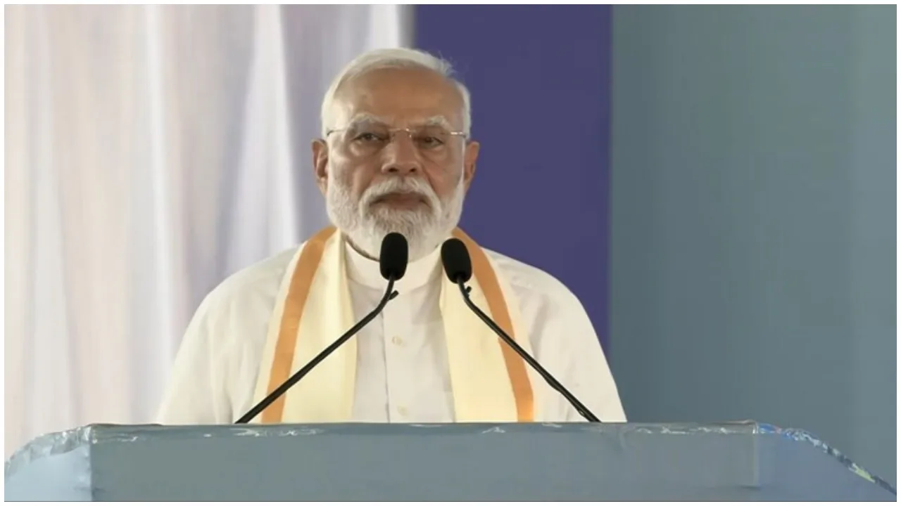 पीएम मोदी का अपील का असर, बिहार सहित इन राज्यों के सीएम ने काफिले में गाड़ी घटाईं - Narendra Modi | TIMESBULL