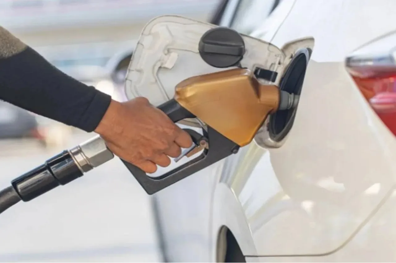 Petrol-Diesel Price: पेट्रोल-डीजल में हुआ बड़ा बदलाव, इन शहरों में चेक करें 1 लीटर की कीमत - Petrol Diesel Price | TIMESBULL