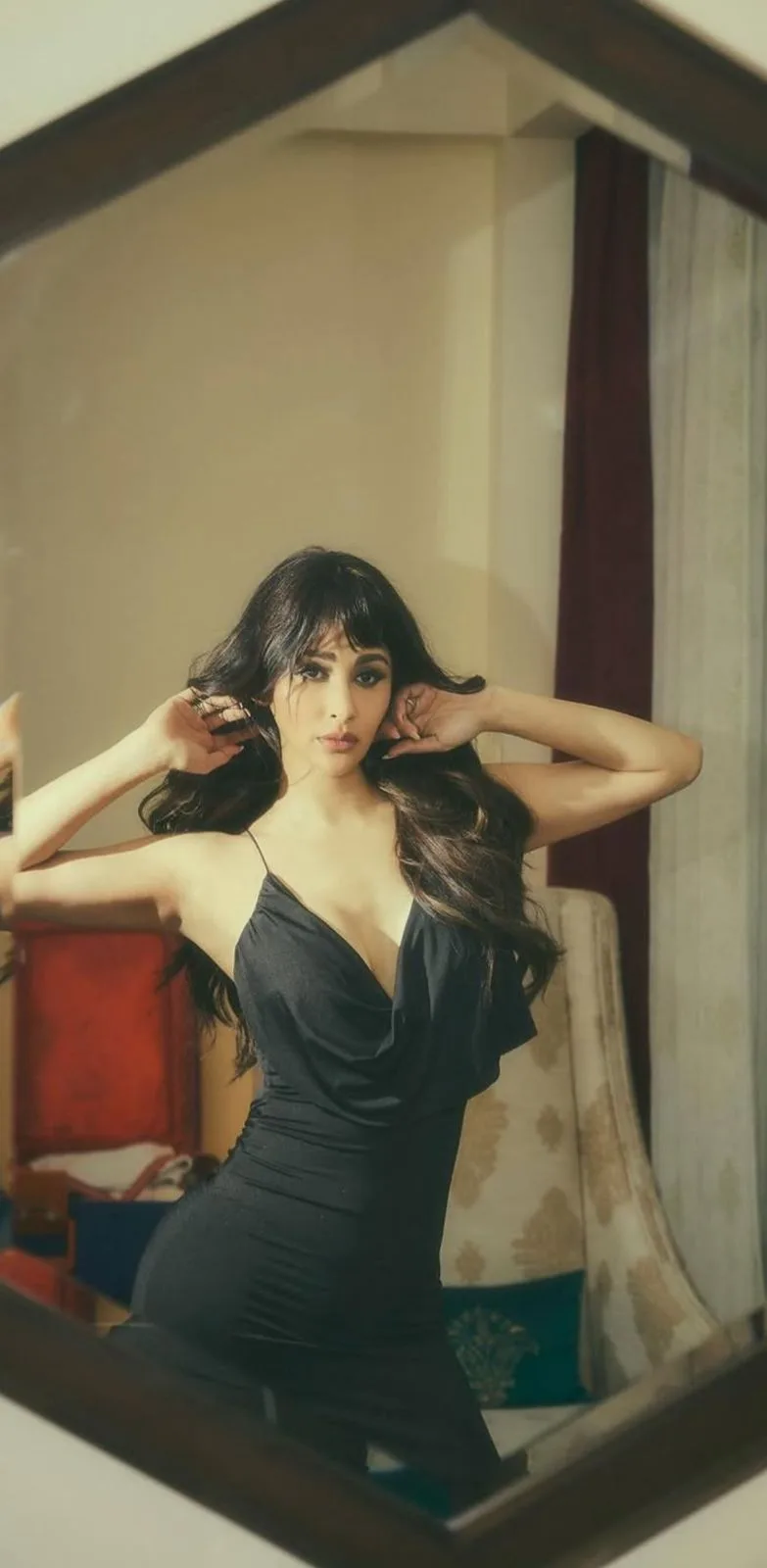Moni Bold Look | TIMESBULL