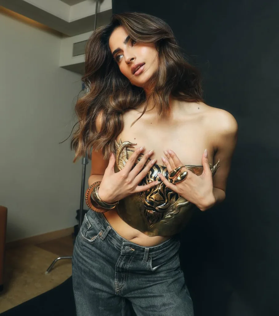 Palak Tiwari 2 Look | TIMESBULL