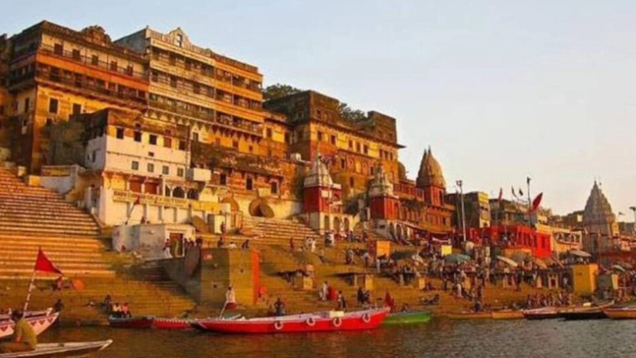 IRCTC Offers Kashi to Ayodhya...