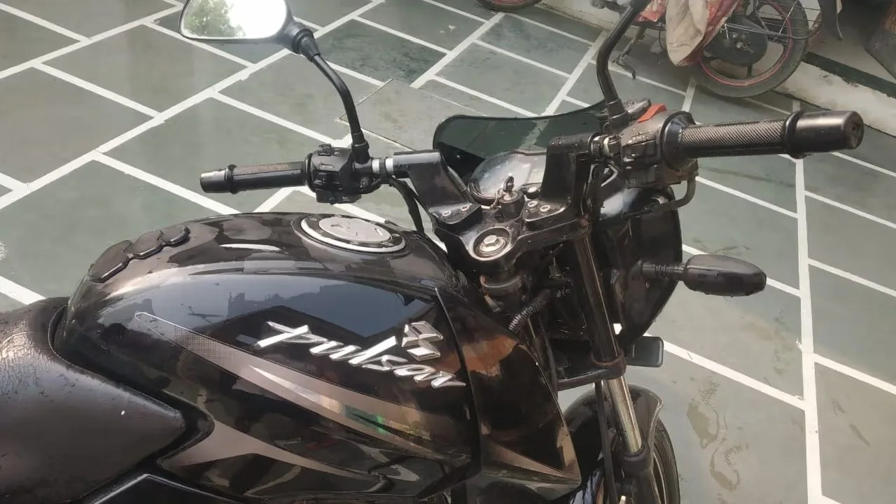 Bajaj Pulsar 150 for just ₹35,999, Check Price, Features - Image 2