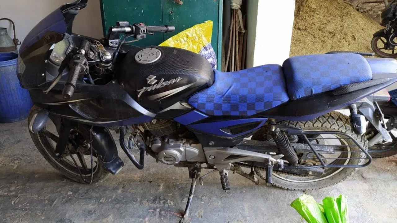 Bajaj Pulsar 220 F ABS available for just ₹40,000, Get the full details - Image 2