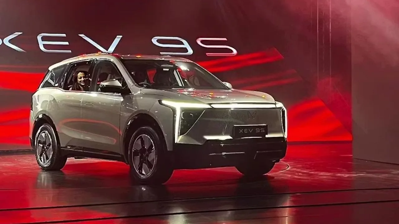 MG Hector Tomahawk EV vs Mahindra XEV 9S – Which electric SUV is better at a price of ₹20 lakh? - Image 1