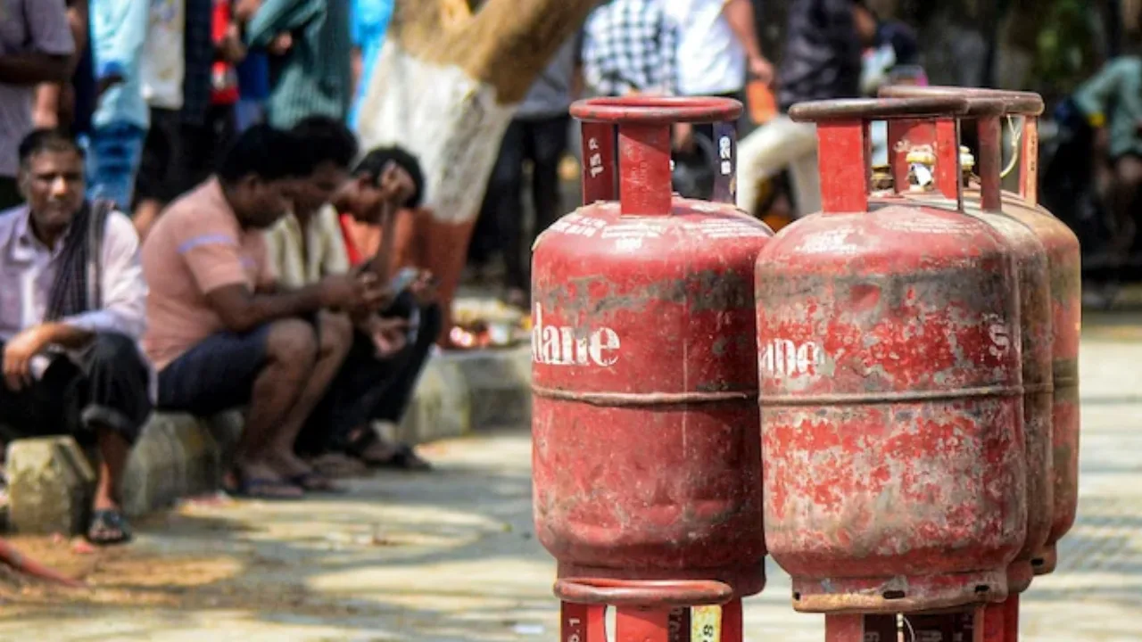 LPG Price Cut: Cylinders Became Cheaper by Up to Rs 209 on August 1—Will Prices Fall Again?