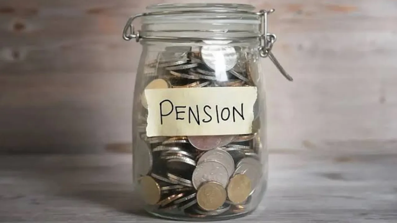 APY vs PM Maandhan: Which Scheme Gives a Higher Pension? Know Here