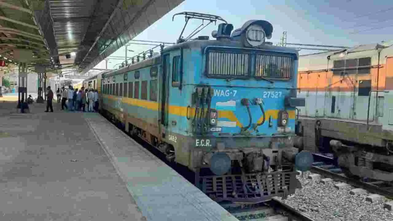 Train Cancelled: Major Shock For passengers, 344 trains affected by mega block, Check Now