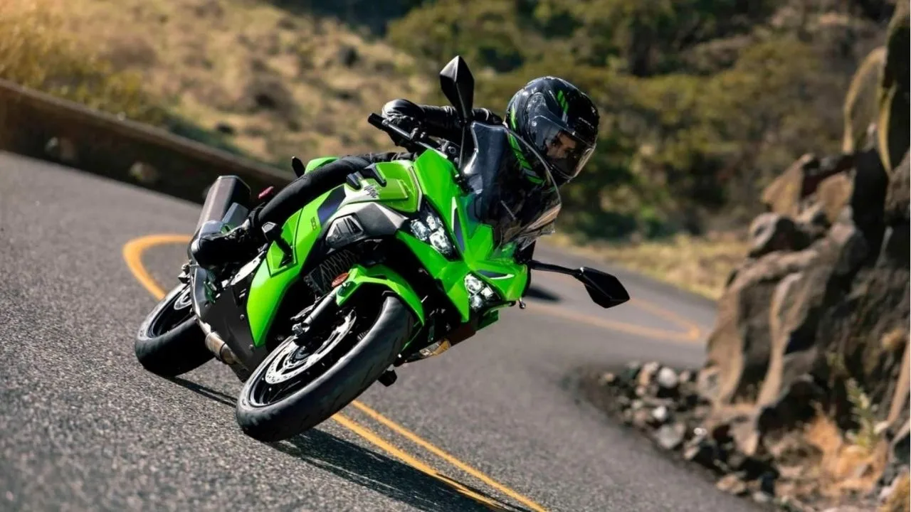 2027 Kawasaki Ninja 500 Launched with New Lime Green Look, Price Start ₹5.76 Lakh - Image 2