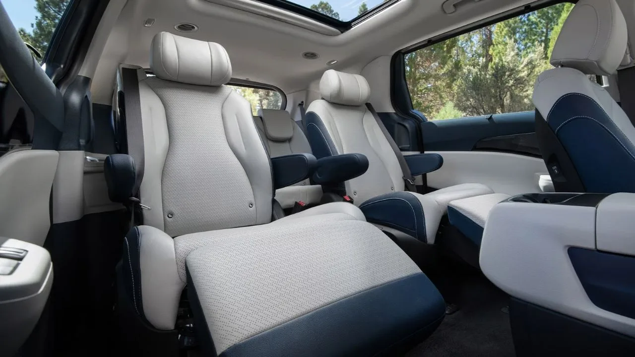 Kia Carnival Hybrid Pre-Bookings Open — 1.6L Strong-Hybrid Engine Confirmed - Image 2