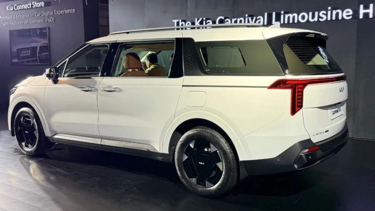 Kia Carnival Hybrid Pre-Bookings Open — 1.6L Strong-Hybrid Engine Confirmed - Image 1
