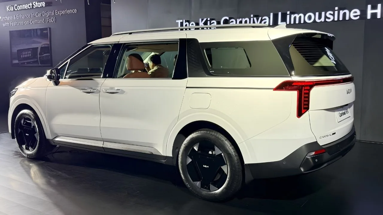 Kia Carnival Hybrid Unveiled in India, Luxury 7/8-Seater MPV to Come with 180 PS Engine - Image 2