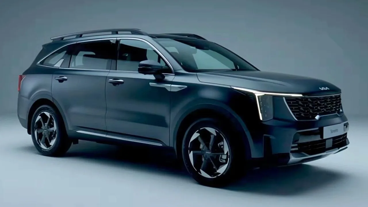 Kia Sorento Launched in India – Hybrid Diesel and 6/7-Seater Options Available at ₹27.99 Lakh - Image 2