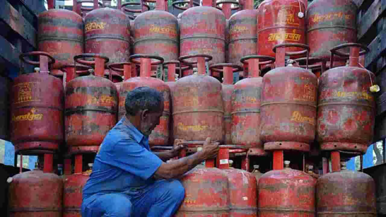 LPG Price Hike: Cooking Gas Becomes Costlier from September 1, Check New Rates