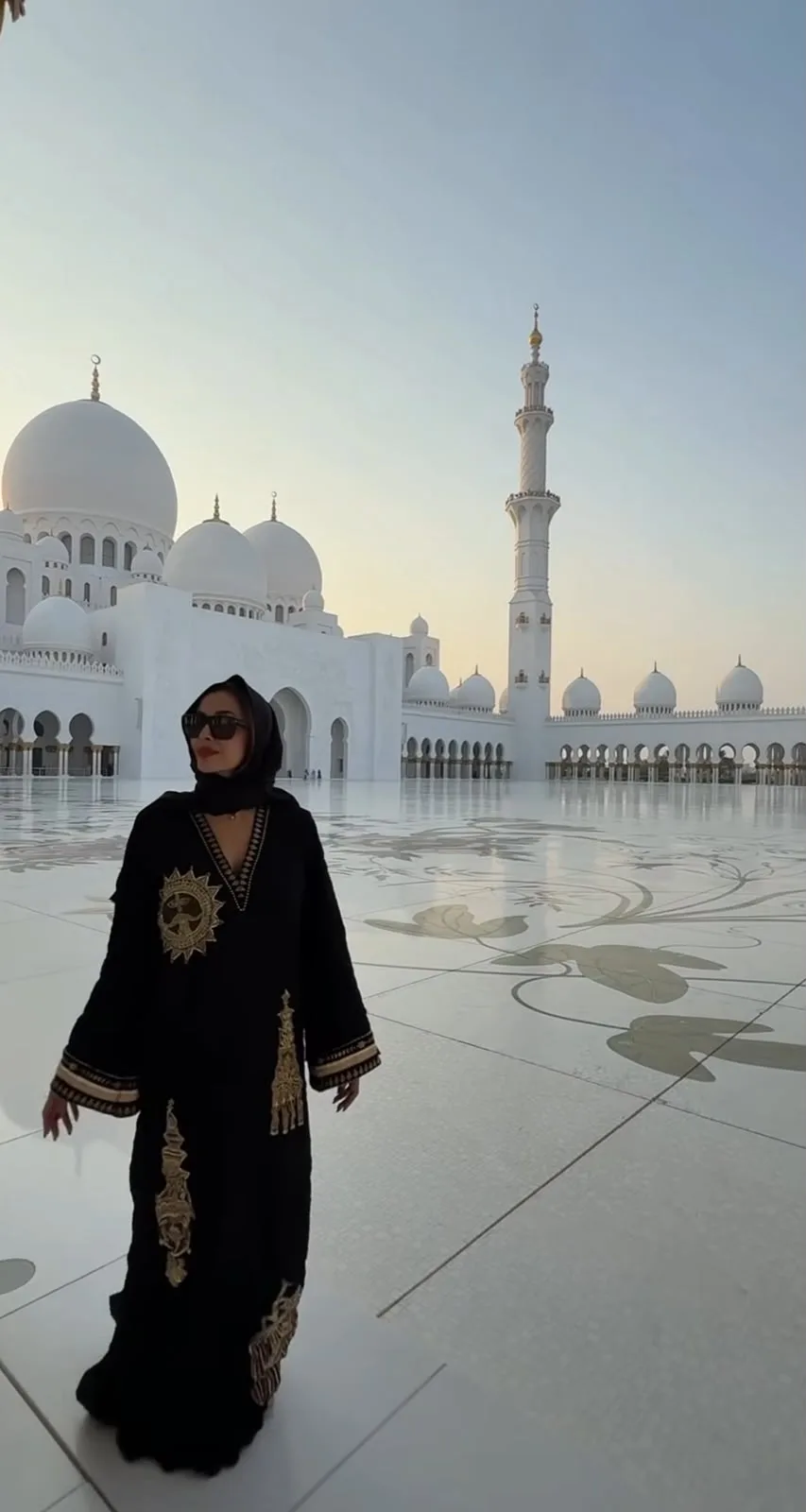 Malaika Arora Abu Dhabi Mosque Visit Sparks Religion Questions – Fans Ask ‘Did She Convert?’ — Sarvesh Shashi’s Name Linked - Image 3