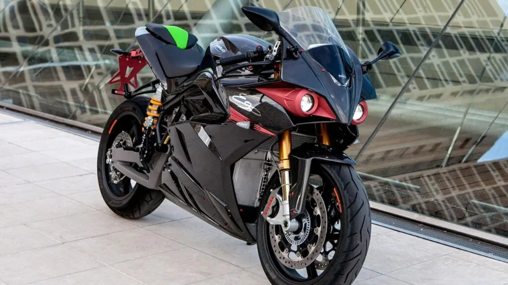 Bajaj Pulsar RS200 1