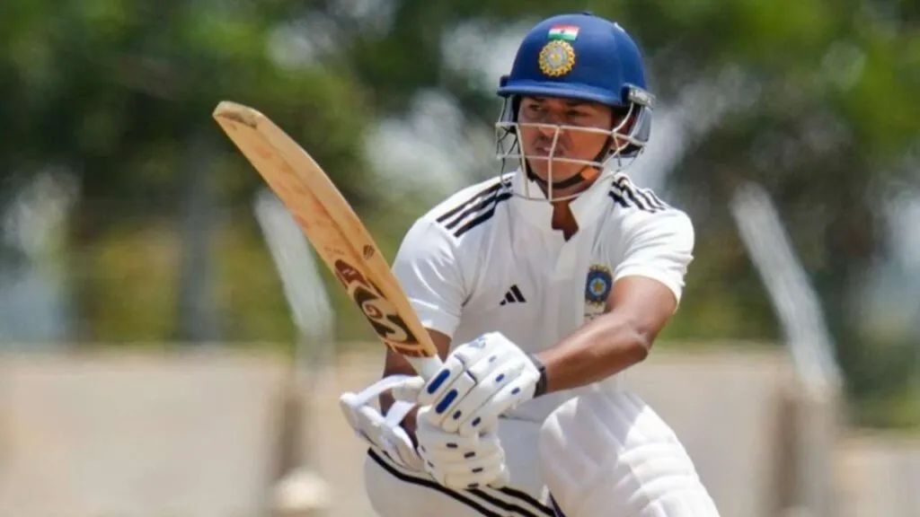 Yashasvi Jaiswal 100